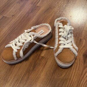 Chelsea & Violet Sneakers size 7